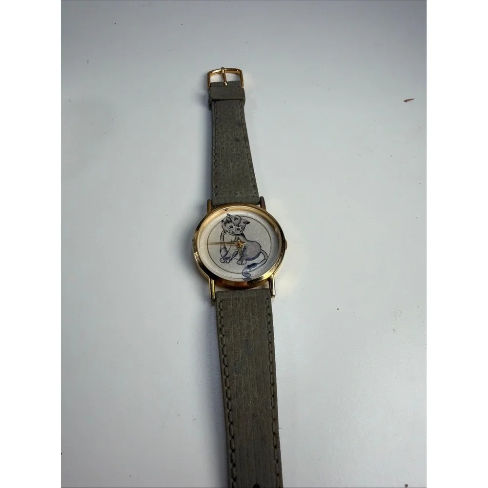 Vintage Cat Chasing Mouse Gold Tone Watch Gray Band Unisex 32mm